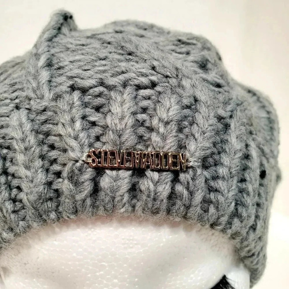 Steve Madden Cable-Knit Grey Beret With Yarn Pom, Brand New with tags🤎 - Picture 4 of 4